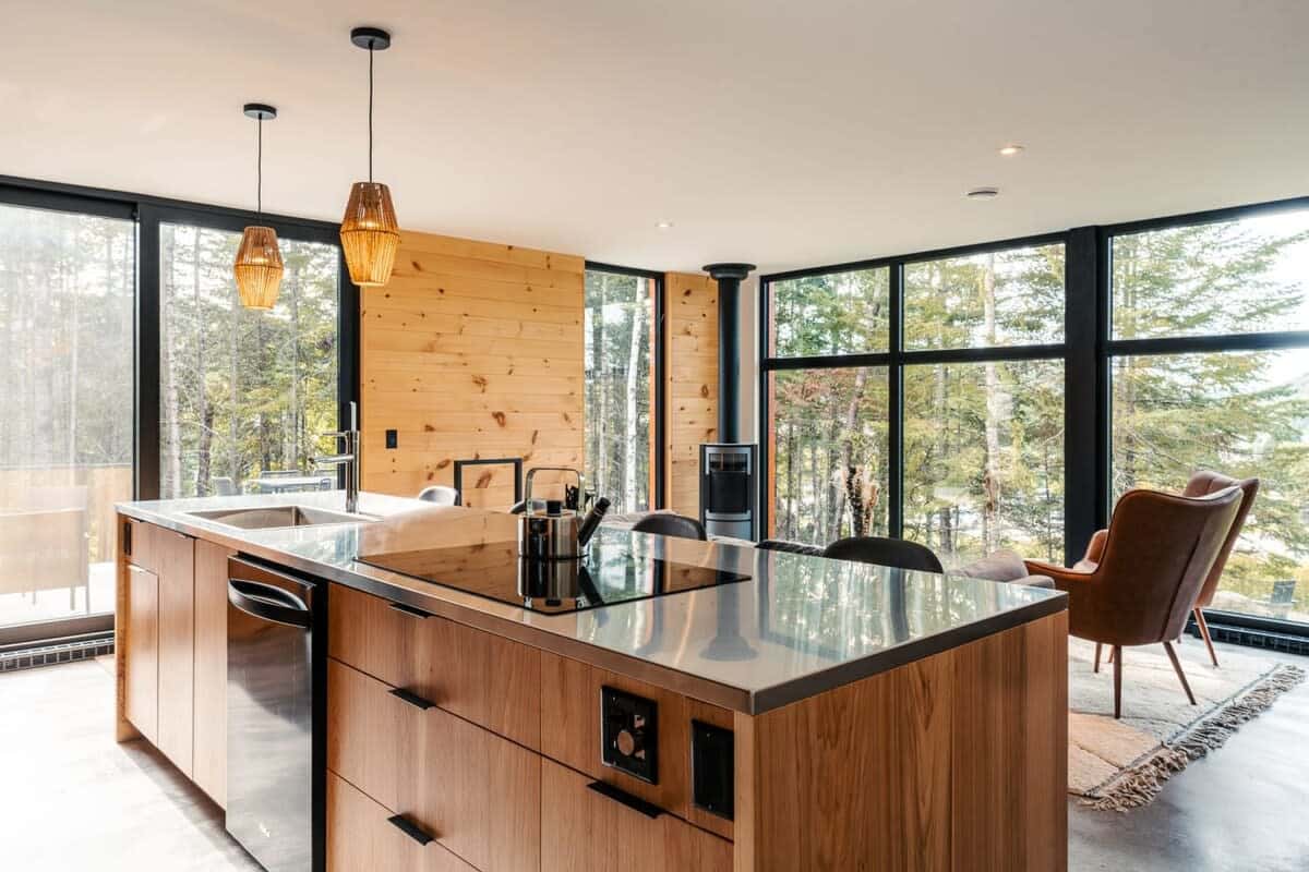 Chalet lumineux avec Spa & Sauna intérieur — chalet à louer Lac-Supérieur, Québec — 2