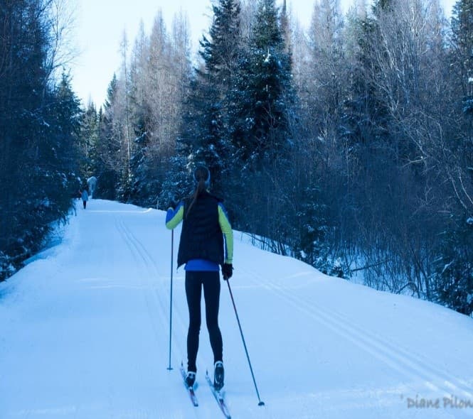 Ski de fond sur le P'tit Train du Nord en hiver