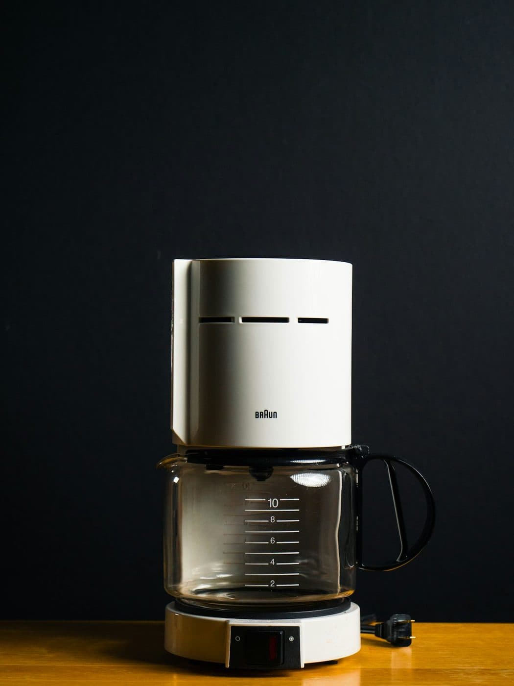 Cafetière filtre blanche avec carafe en verre