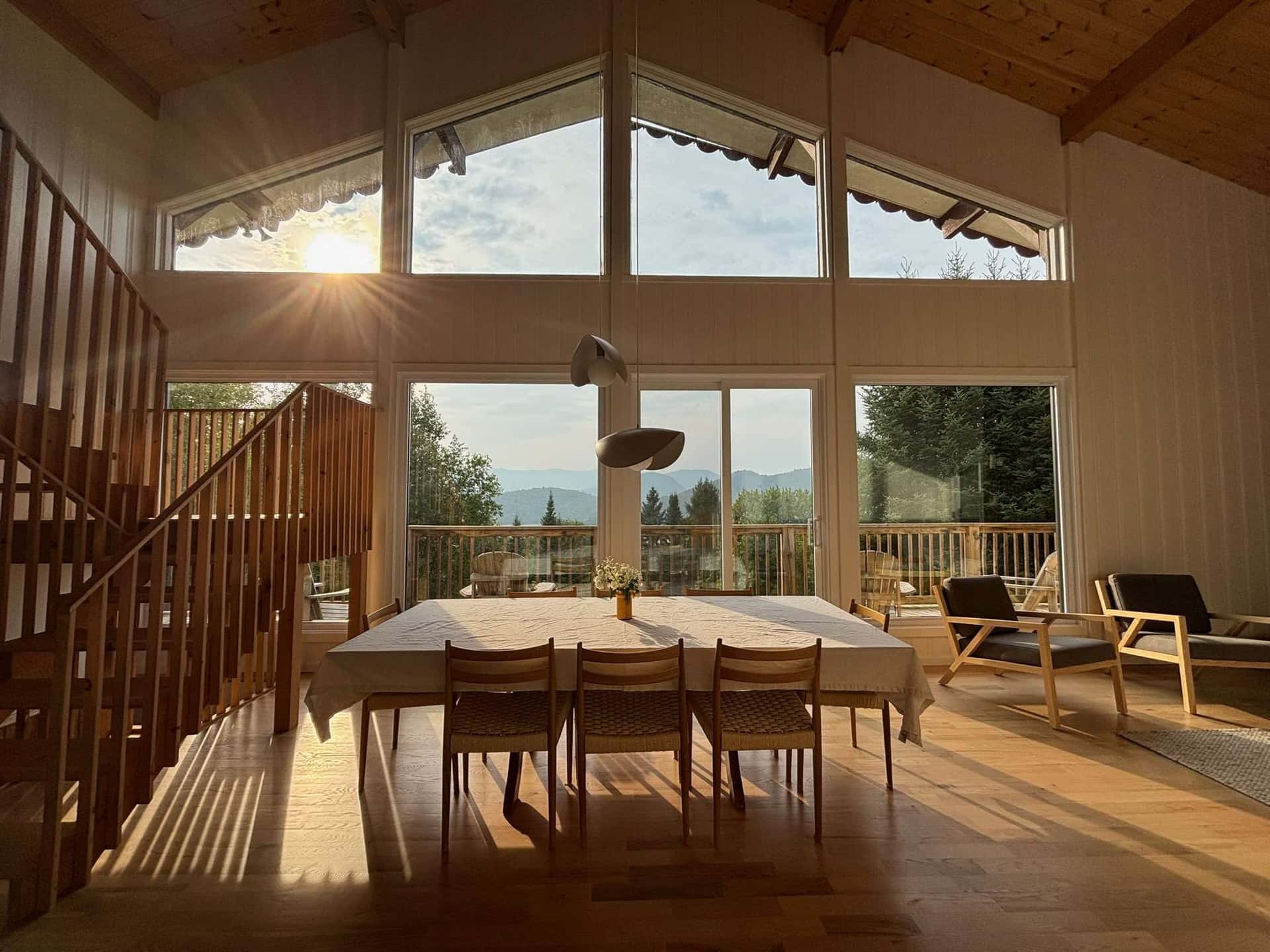 Modern Chalet with Mountain Views in Lac Superieur